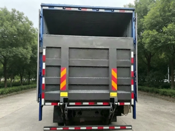 Industry Deep Dive: Inženirski materialni obračun – pametne kompozitne plošče v primerjavi z jeklom visoke trdnosti v primerjavi z aluminijevo zlitino